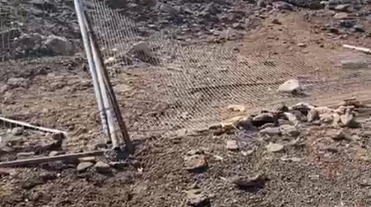 مستوطنون يهدمون بركس أغنام بتحمع عرب المليحات بأريحا