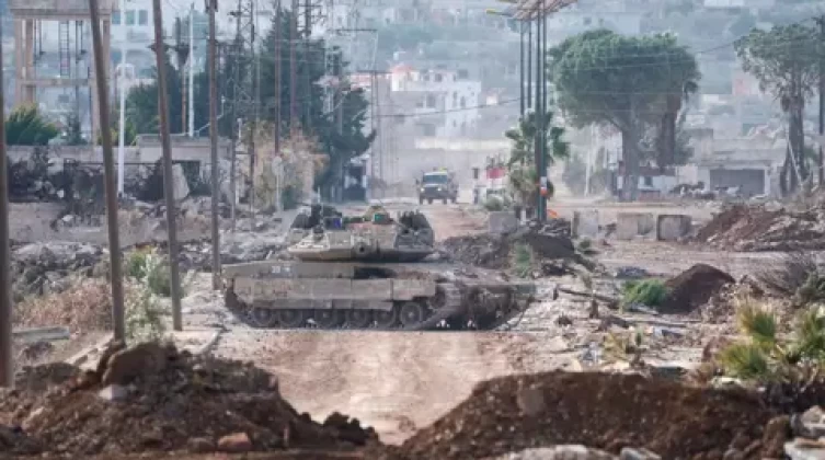 رفع العلم الإسرائيلي في ريف القنيطرة جنوبي سوريا