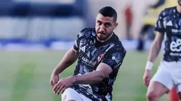 بالفيديو: أسطورة الأهلي يعتذر لرامي ربيعة على الهواء