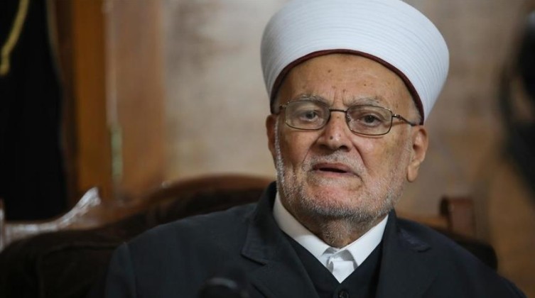 الشيخ عكرمة صبري يدعو للتصدي لتهويد القدس والأقصى