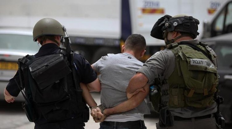 الاحتلال يقتحم بلدات وقرى شرق طولكرم ويعتقل شابين
