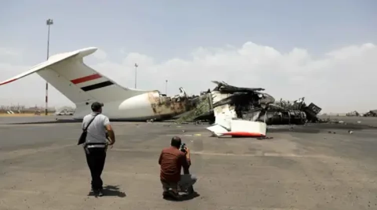 الاحتلال يعلن تدمير آخر طائرة في مطار صنعاء باليمن