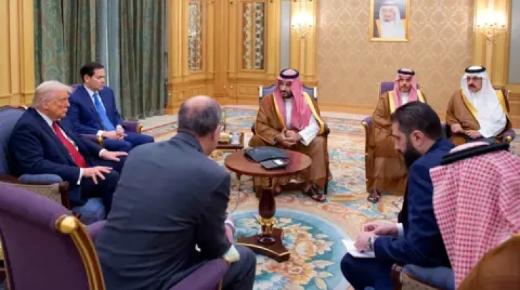 تفاصيل لقاء الشرع مع ترامب في السعودية