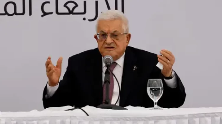 الرئيس عباس يدعو إلى نزع سلاح حماس