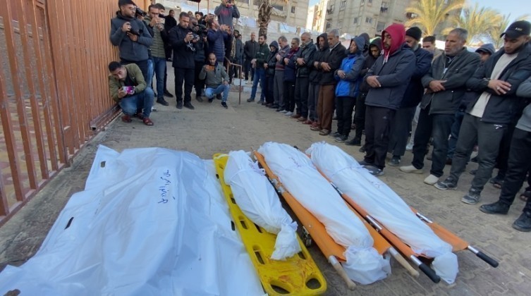 شهداء ومصابون في غارات إسرائيلية متواصلة على قطاع غزة