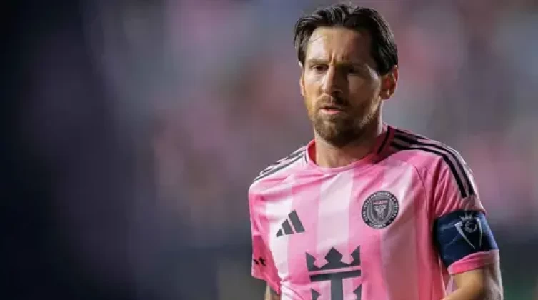 ميسي يضع شرطا غريبا للانضمام إلى الدوري السعودي