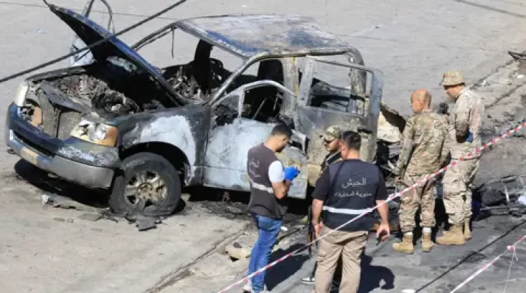 بالفيديو: شهيد بمسيرة إسرائيلية على سيارة في الجنوب
