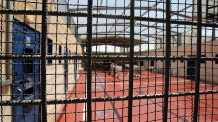 قائمة بأسماء أسرى فلسطينيين صدرت بحقهم أوامر اعتقال إداري