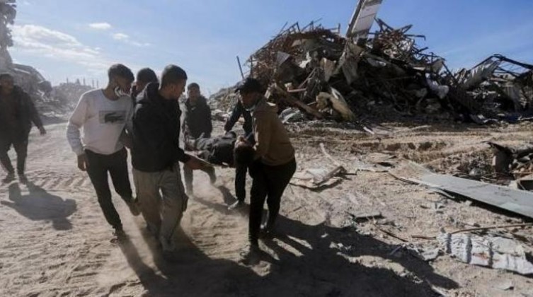 شهداء وجرحى في غارات إسرائيلية متفرقة على قطاع غزة