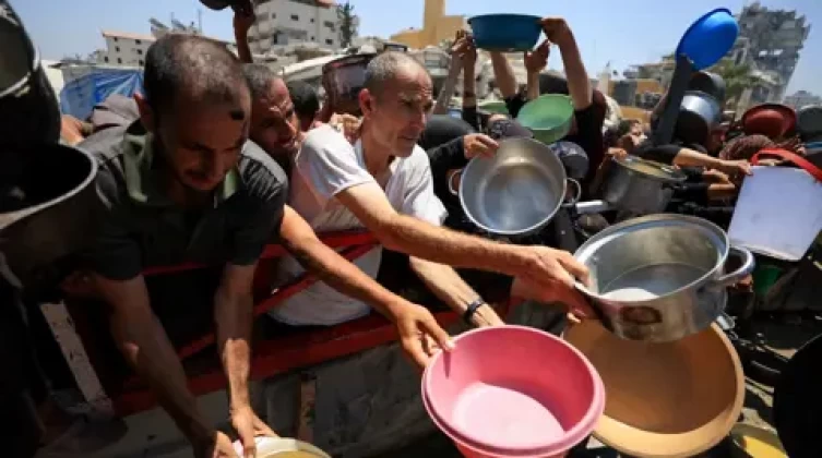 مؤسسات إعلامية عالمية تدعو لإنقاذ صحفييها في غزة