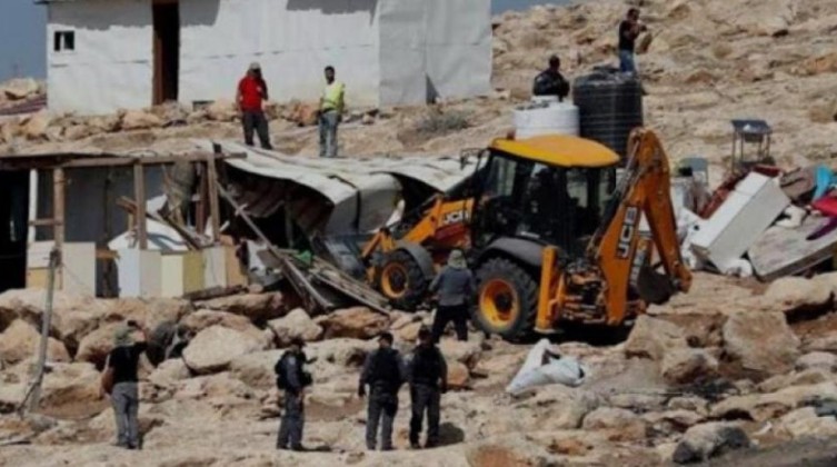 الاحتلال يهدم بركسًا في بيت جالا غرب بيت لحم
