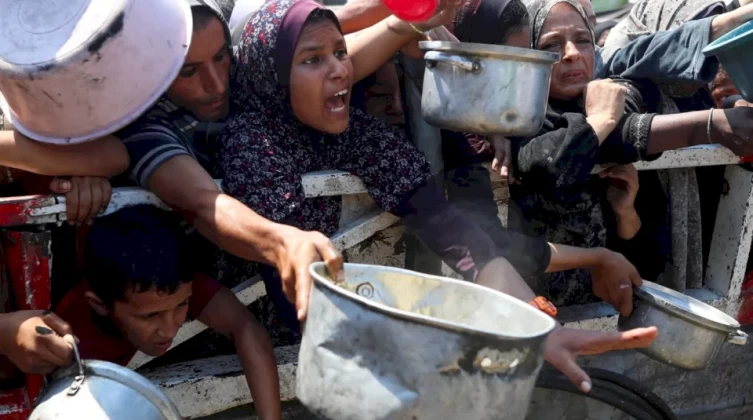 الصليب الأحمر يدعو لتحرك عاجل لوقف المعاناة المتفاقمة بغزة