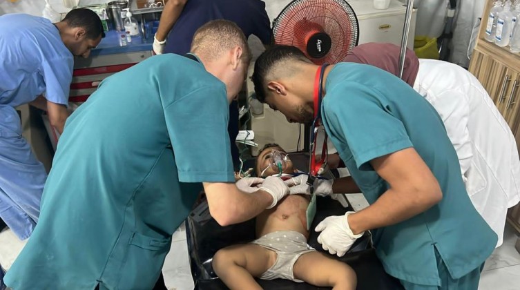 جمعية العودة: الواقع الصحي بغزة يزداد صعوبة مع استمرار حرب الإبادة