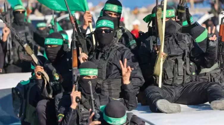 وفد حماس المفاوض يغادر الدوحة إلى تركيا