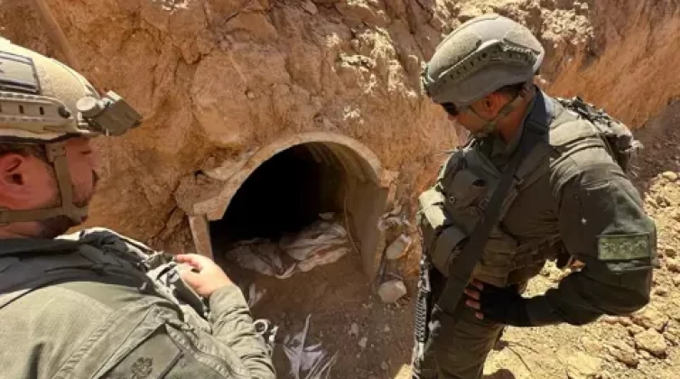 صورة: الاحتلال يعلن اعتقال 3 عناصر من حماس عند نفق ببيت حانون