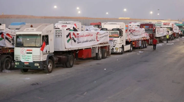 قافلة مساعدات مصرية جديدة في طريقها إلى قطاع غزة