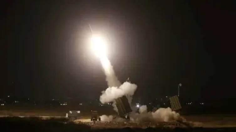 الجيش الإسرائيلي يعلن اعتراض صاروخ أطلق من اليمن