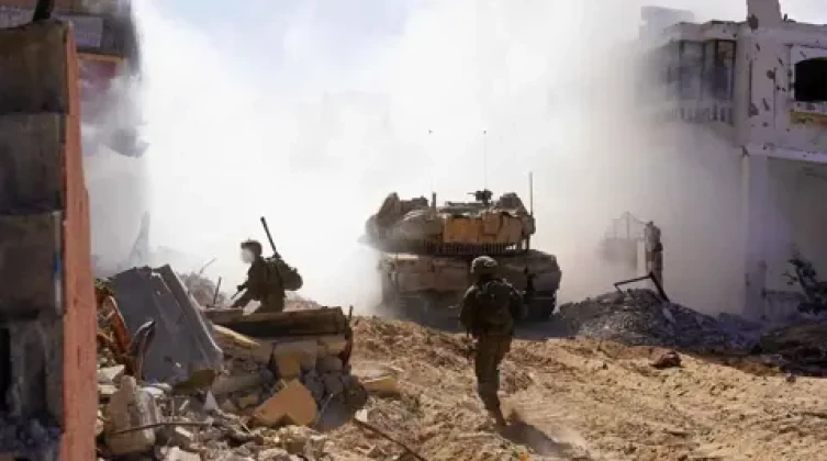 إصابة 8 جنود إسرائيليين إثر انقلاب سيارة على مشارف مدينة غزة