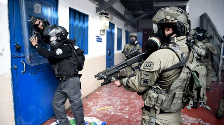 تفشي "سكابيوس"  بين الأسرى بفعل سياسة الإهمال الطبي الممنهج