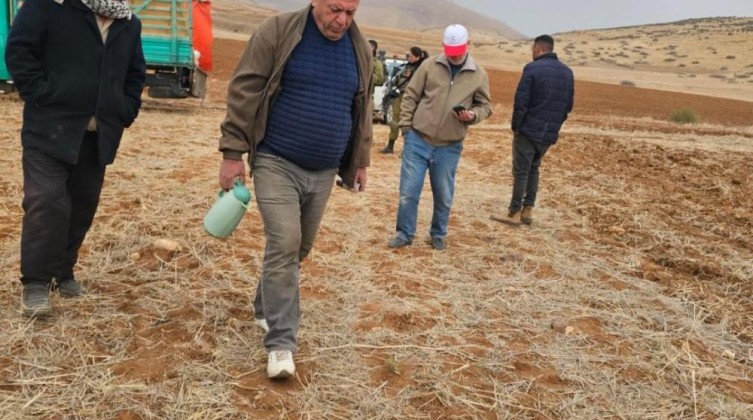 مستوطنون يلاحقون الرعاة في الفارسية بالأغوار الشمالية