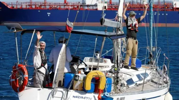 إيطاليا تحصن أسطول الصمود بسفينة حربية ثانية