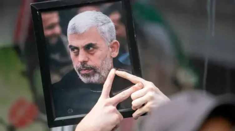 حماس تطالب بجثماني يحيى ومحمد السنوار