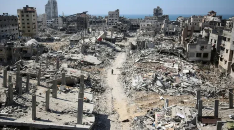 الأونروا: أكثر من 61 مليون طن من الأنقاض تغطي غزة