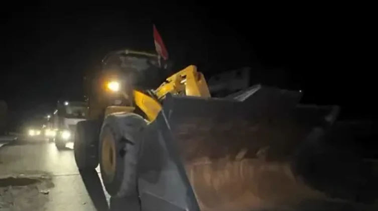 آليات مصرية تصل وسط قطاع غزة