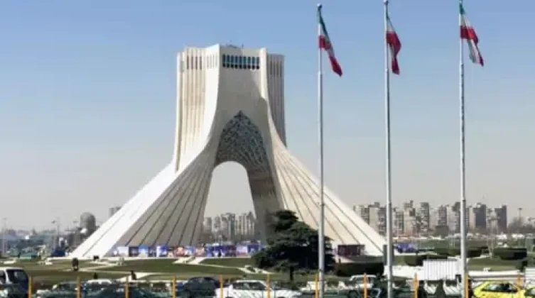 إيران تحذّر "حماس" من خطة ترامب بشأن غزة