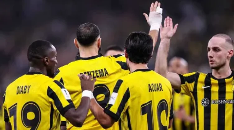 أول الراحلين عن نادي الاتحاد السعودي