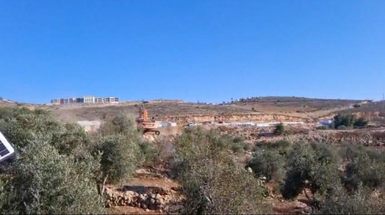 رام الله: مستوطنون يشرعون بأعمال تجريف في ترمسعيا