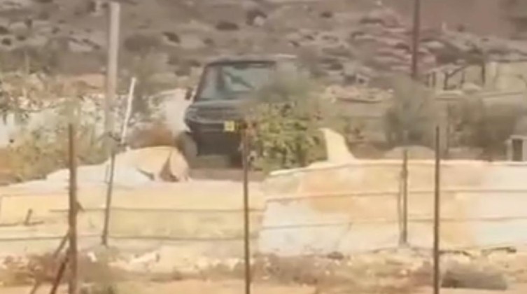 مستوطنون يقتحمون "شعب البطم" و"تلّ ماعين" الأثري شرقي يطا