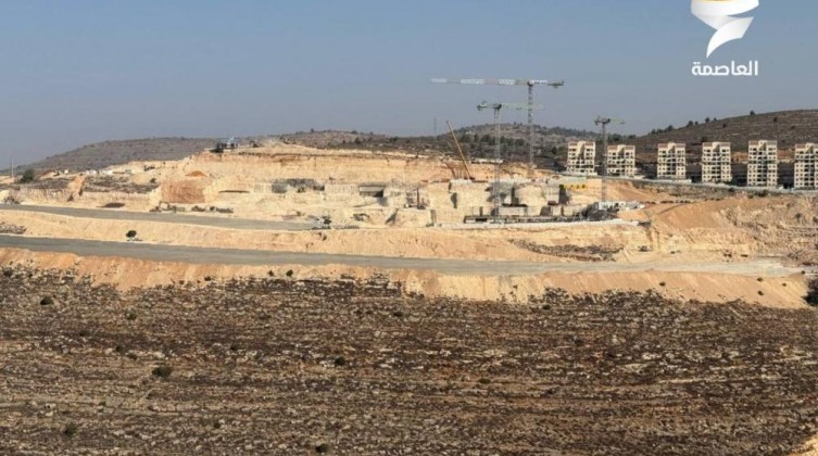 الاحتلال يشرع بتعبيد شارع قرب بيت دقو بالقدس