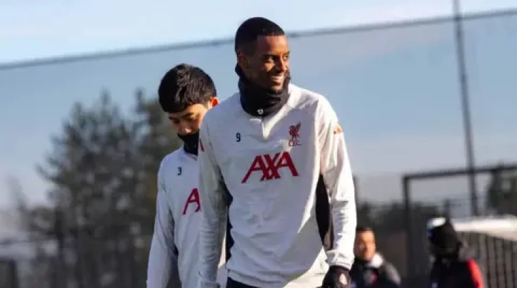 ليفربول يتخذ قرارا خطيرا تجاه إيزاك