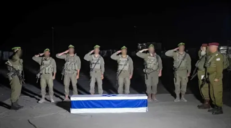 صورة: الاحتلال يعلن تحديد هوية رهينة بعد إعادة جثته من غزة