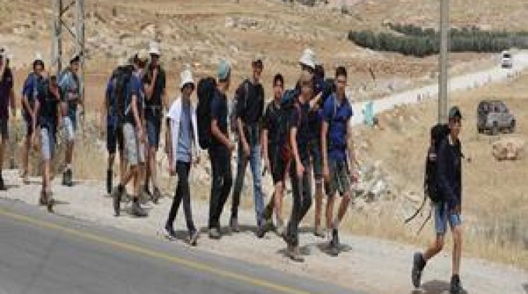 جولات استفزازية للمستوطنين في قرية المغير