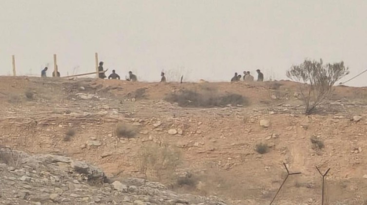 مستوطنون يقيمون بؤرة استيطانية في الأغوار الشمالية
