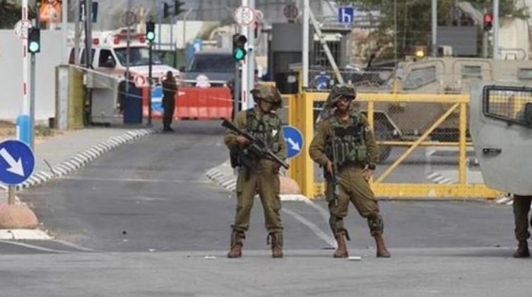 الاحتلال يقتحم ترمسعيا شمال رام الله وينصب حاجزًا