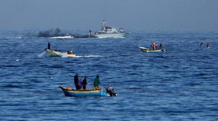 الاحتلال يعتقل 4 صيادين من بحر مدينة غزة