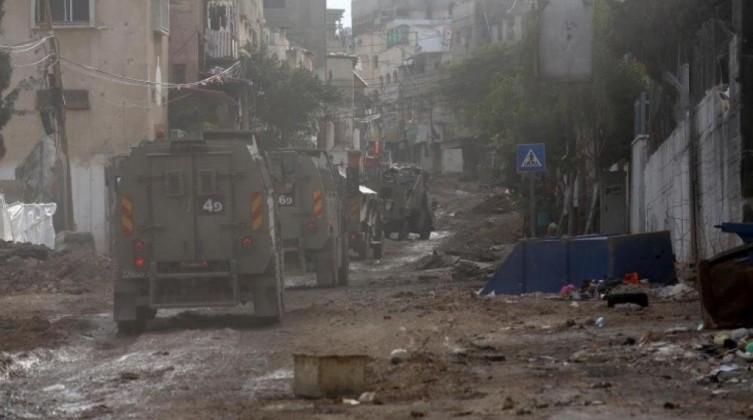 الاحتلال يشرع بهدم 25 بناية في مخيم نور شمس