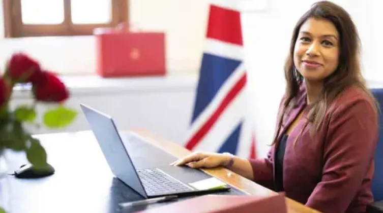 بنغلاديش تحكم بالسجن عامين على وزيرة بريطانية سابقة