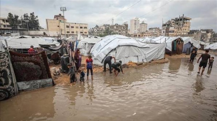 الداخلية بغزة: تلقينا أكثر من 4300 نداء استغاثة منذ بدء المنخفض الجوي