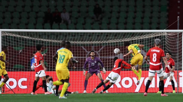 صلاح يقود مصر للفوز على زيمبابوي في أمم أفريقيا