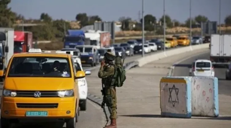 الاحتلال يعيق وصول المعلمين إلى مدارس الأغوار