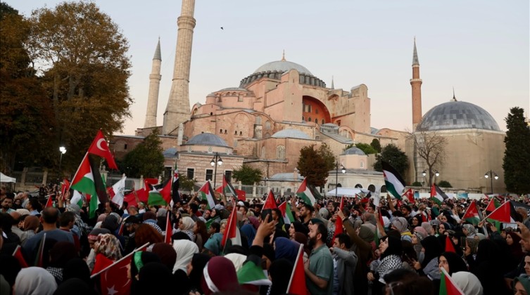 مسؤول تركي يدعو المواطنين لدعم مسيرة غدًا للتضامن مع فلسطين