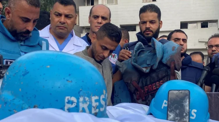 منتدى الإعلاميين الفلسطينيين يدعو لحماية الصحفيين ويحيي شهداء الإعلام