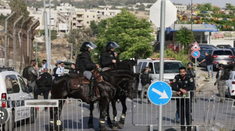 الاحتلال يغلق مقري اتحاد لجان العمل الزراعي في البيرة والخليل