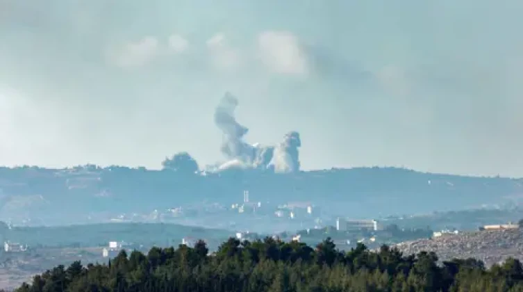 غارات إسرائيلية على مواقع لحزب الله جنوبي لبنان