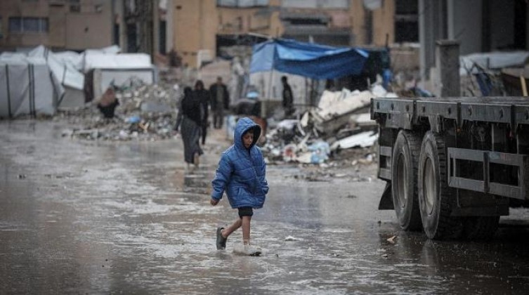 شح الوقود يعيق جهود الدفاع المدني في غزة