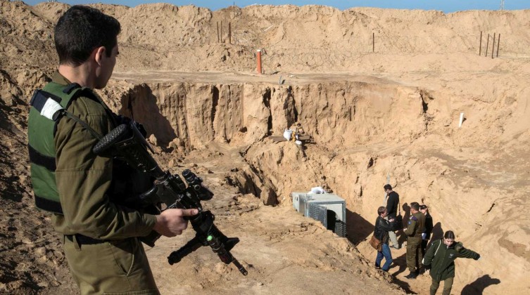 معركة الأنفاق الأخيرة.. إسرائيل تشن "حربا بالماء" ضد حماس